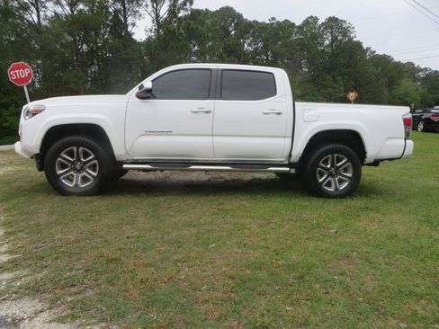 Used 2018 Toyota Tacoma Limited AWD/4WD image 1