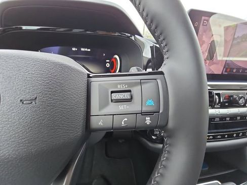 New 2026 Nissan Pathfinder SL AWD/4WD image 12