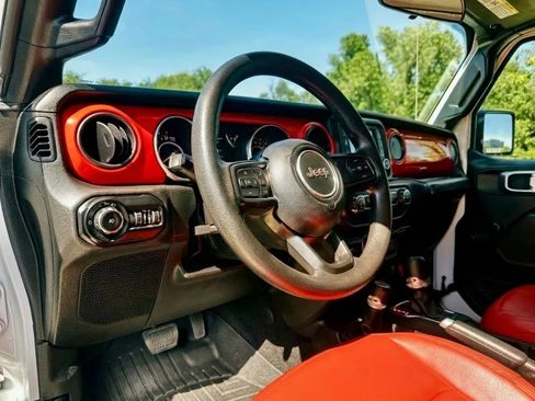 Used 2021 Jeep Wrangler Unlimited Sport AWD/4WD image 17