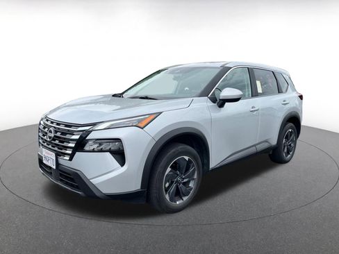 Used 2025 Nissan Rogue SV FWD image 3