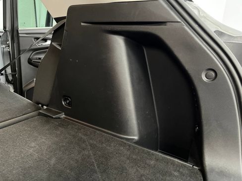 Used 2025 Chevrolet TrailBlazer LT AWD/4WD image 38