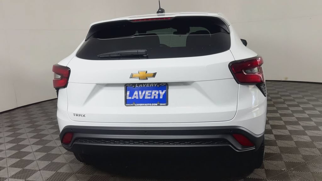 New 2026 Chevrolet Trax LS w/ LS Convenience Package FWD image 9