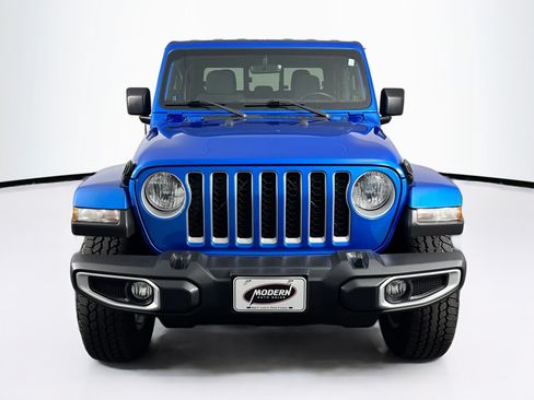 Used 2022 Jeep Gladiator Overland w/ Cold Weather Group AWD/4WD image 4
