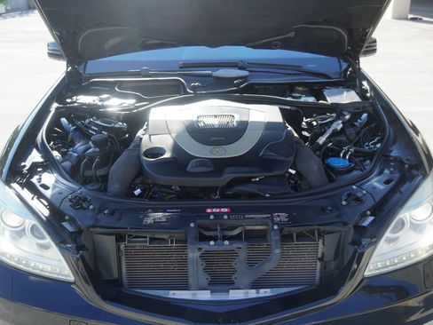 Used 2010 Mercedes-Benz S 550 4MATIC image 38