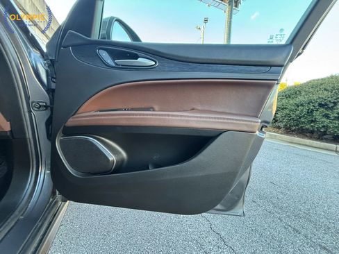 Used 2020 Alfa Romeo Stelvio image 43
