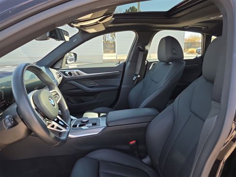 Used 2025 BMW 430i w/ M Sport Package image 16