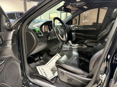 Used 2021 Jeep Grand Cherokee Trailhawk w/ Trailhawk Luxury Group AWD/4WD image 16