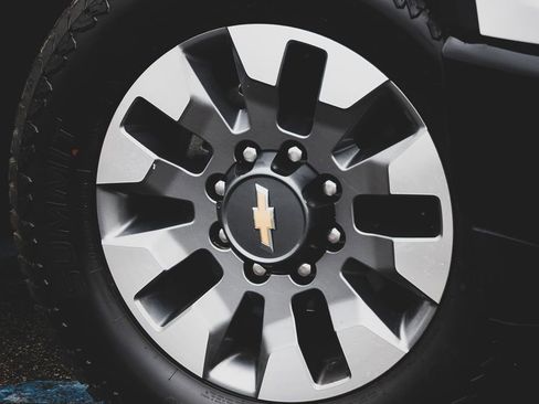 Used 2023 Chevrolet Silverado 2500 Custom w/ Custom Convenience Package image 2