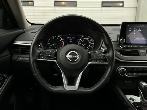 Used 2025 Nissan Altima 2.5 SR image 31