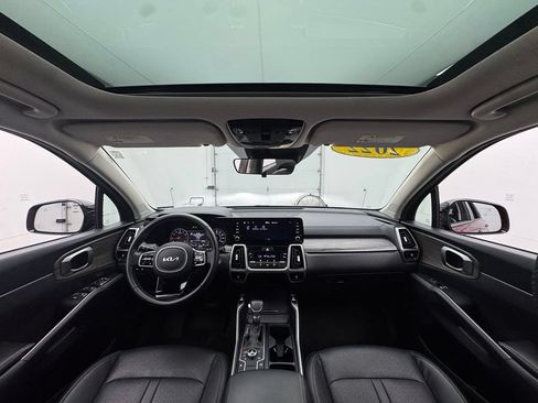 Used 2022 Kia Sorento S w/ Panoramic Sunroof Package AWD/4WD image 3