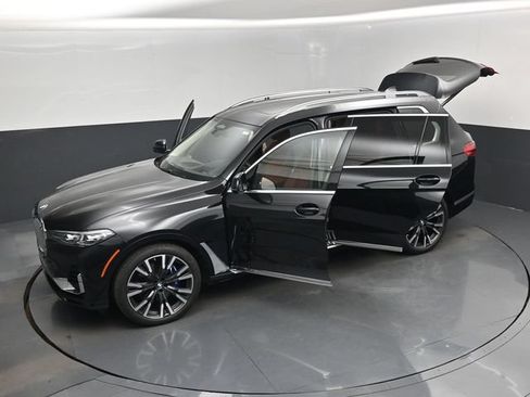 Used 2022 BMW X7 xDrive40i w/ Executive Package AWD/4WD image 20