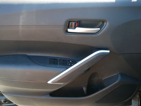 Used 2023 Toyota Corolla Cross XSE w/ Convenience Package image 30