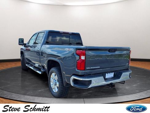 Used 2020 Chevrolet Silverado 2500 LTZ w/ LTZ Convenience Package AWD/4WD image 3