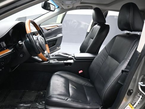Used 2015 Lexus ES 300h image 8