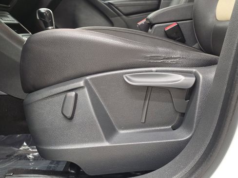 Used 2017 Volkswagen Tiguan S image 23