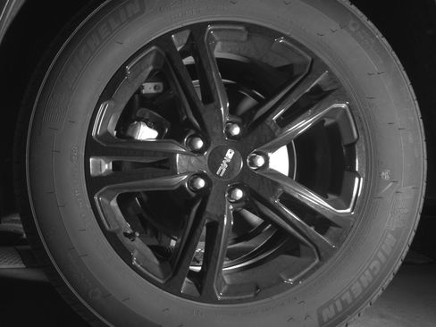 Used 2024 GMC Terrain SLE image 11