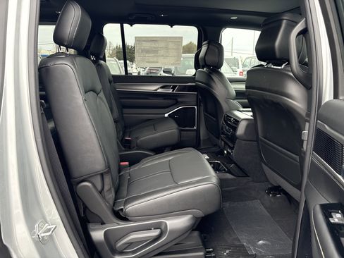 New 2026 Jeep Grand Wagoneer Limited AWD/4WD image 12