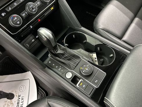 Used 2022 Volkswagen Atlas SE w/ Panoramic Sunroof Package image 17