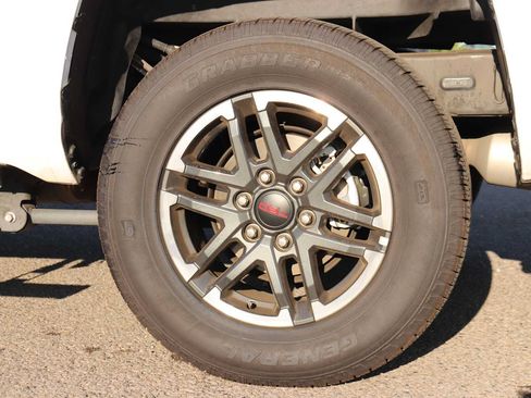 Certified 2025 Toyota Tacoma SR5 AWD/4WD image 9