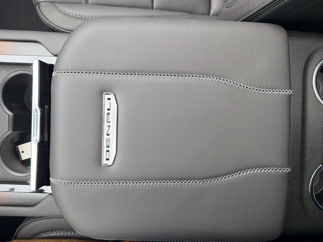 New 2026 GMC Yukon Denali w/ Sun & Power Step Package AWD/4WD image 30
