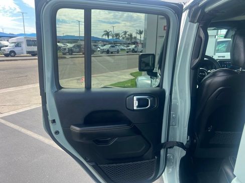 Used 2024 Jeep Wrangler Unlimited Sahara w/ Technology Group AWD/4WD image 39
