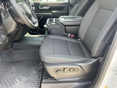 Used 2025 Chevrolet Silverado 2500 LT AWD/4WD image 9