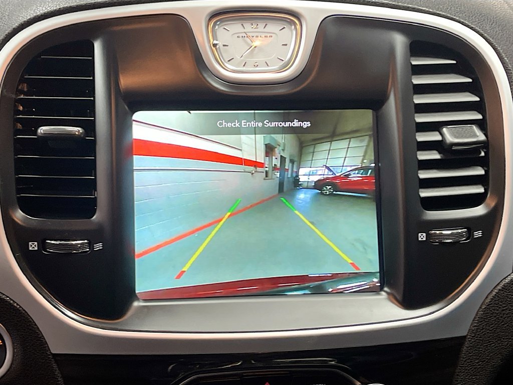Used 2022 Chrysler 300 Touring L RWD image 13