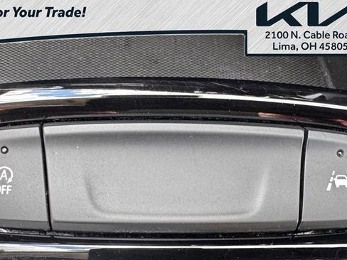 Used 2025 Chevrolet Trax LT w/ LT Convenience Package FWD image 7