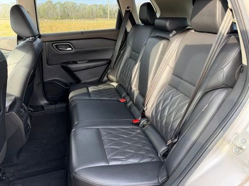 Used 2022 Nissan Rogue Platinum w/ Head-Up Display Package image 13