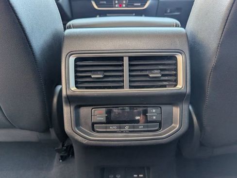 Used 2025 Volkswagen Atlas SE FWD image 23