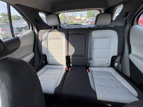 Used 2018 Chevrolet Equinox LS AWD/4WD image 16