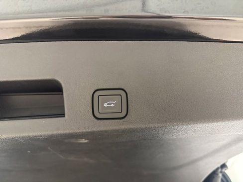 Certified 2025 Buick Enclave Sport Touring w/ Power Package image 12