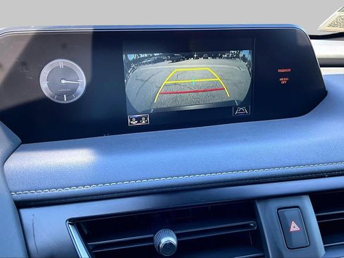 Used 2022 Lexus UX 200 w/ Accessory Package (Z1) FWD image 25