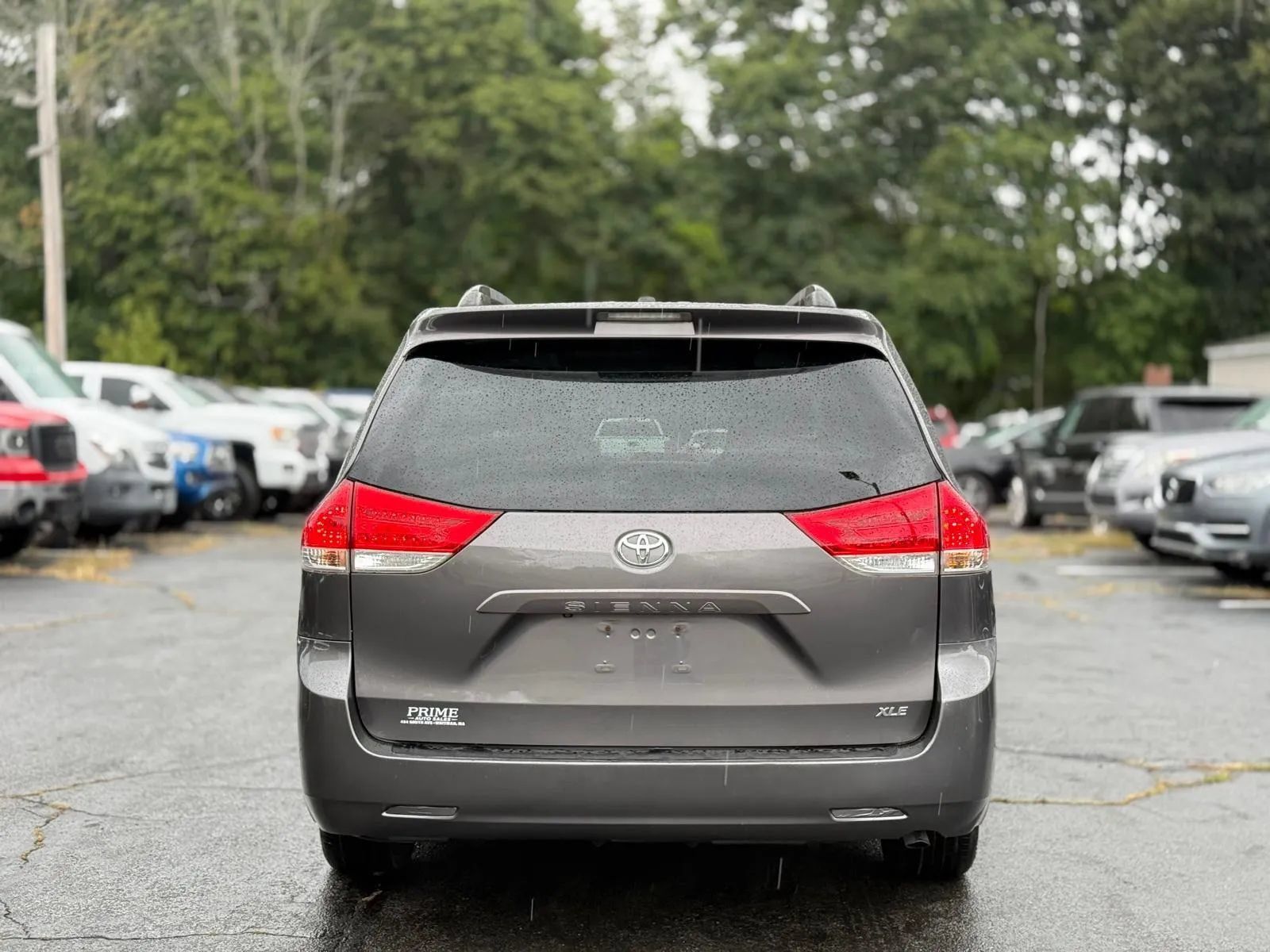 Used 2011 Toyota Sienna XLE w/ Entertainment Pkg FWD image 9