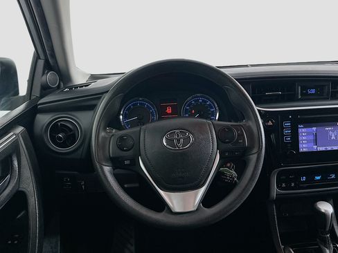 Used 2018 Toyota Corolla LE FWD image 16