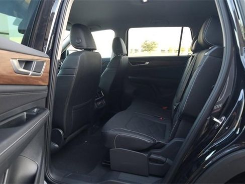 New 2026 Volkswagen Atlas SE image 22
