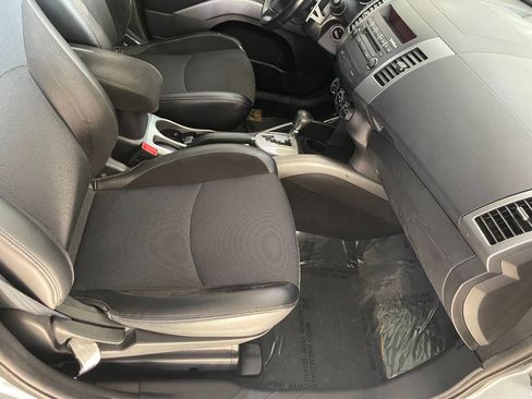 Used 2009 Mitsubishi Outlander SE image 32