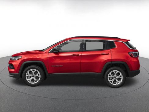 Used 2025 Jeep Compass Limited AWD/4WD image 3
