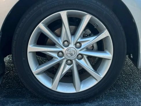 Used 2013 Toyota Prius V Five FWD image 9