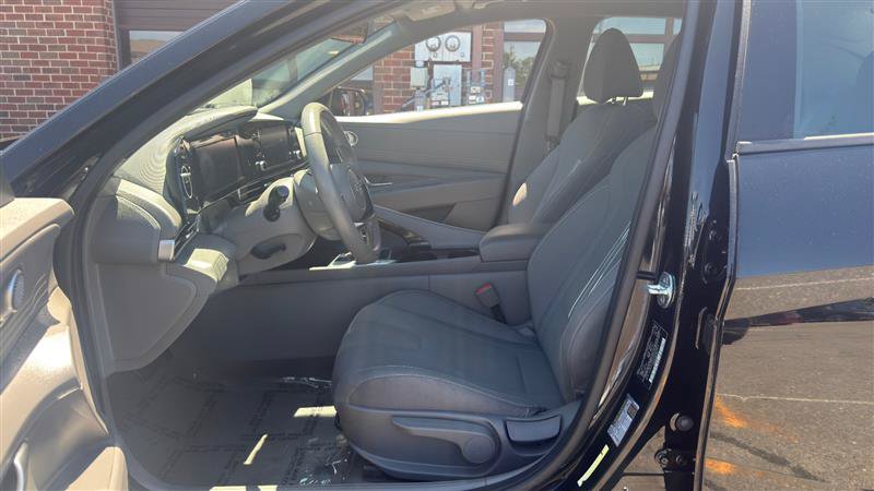 Used 2021 Hyundai Elantra SEL w/ Convenience Package FWD image 26
