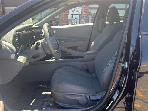Used 2021 Hyundai Elantra SEL w/ Convenience Package FWD image 26