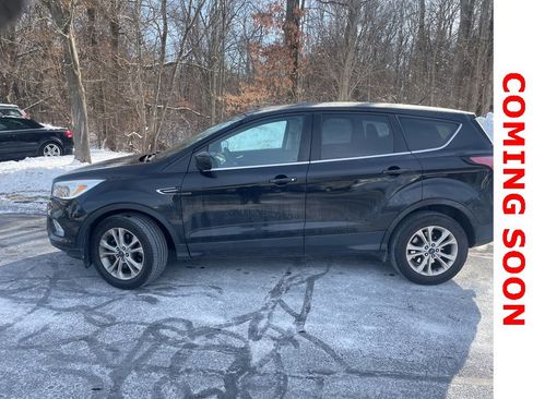 Used 2017 Ford Escape SE image 4