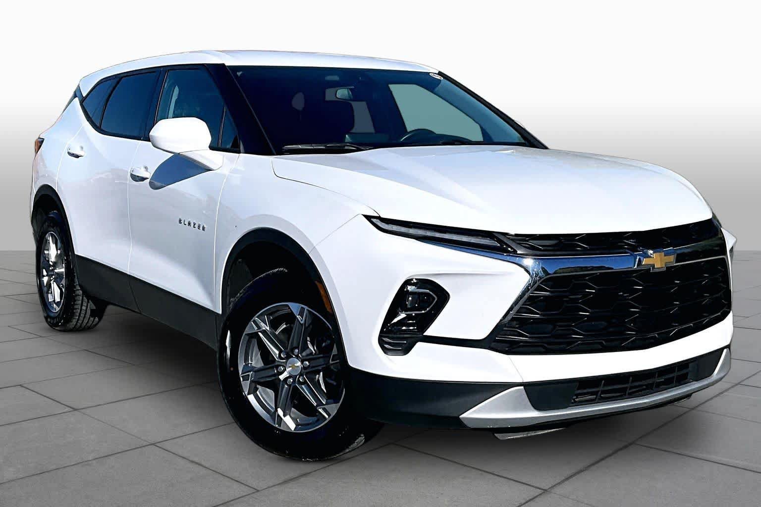 Used 2025 Chevrolet Blazer LT AWD/4WD image 3