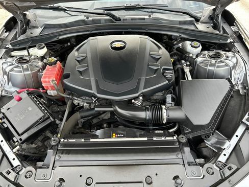 Used 2021 Chevrolet Camaro LT image 23