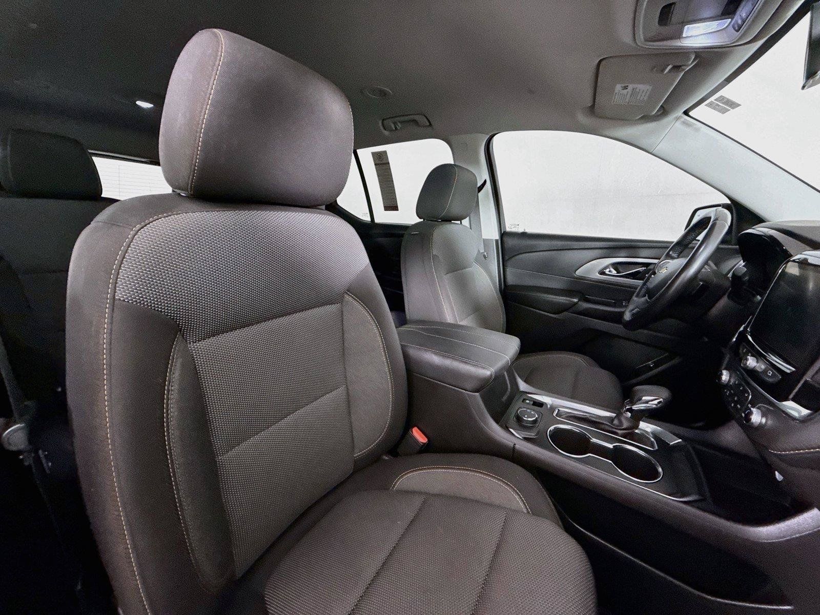 Used 2021 Chevrolet Traverse LT FWD image 39