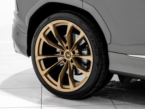 Used 2022 Lamborghini Urus image 51