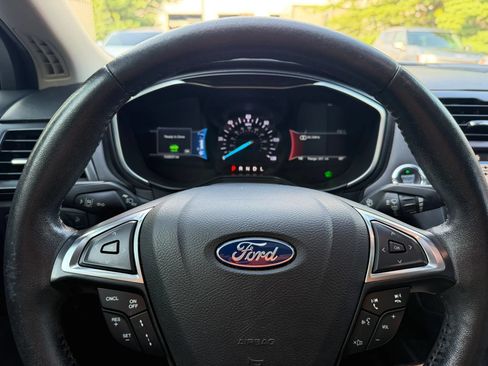 Used 2019 Ford Fusion Titanium FWD image 23