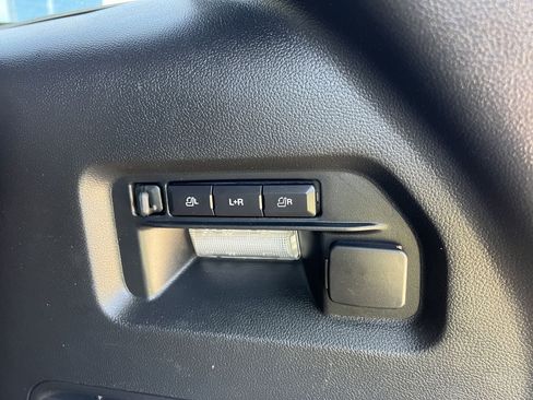 Used 2023 Ford Explorer Platinum w/ Technology Package AWD/4WD image 32