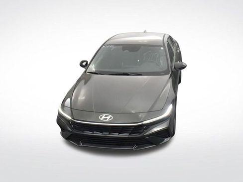 Used 2025 Hyundai Elantra Sport image 21