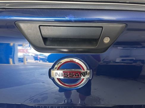 Used 2017 Nissan Titan SV AWD/4WD image 38